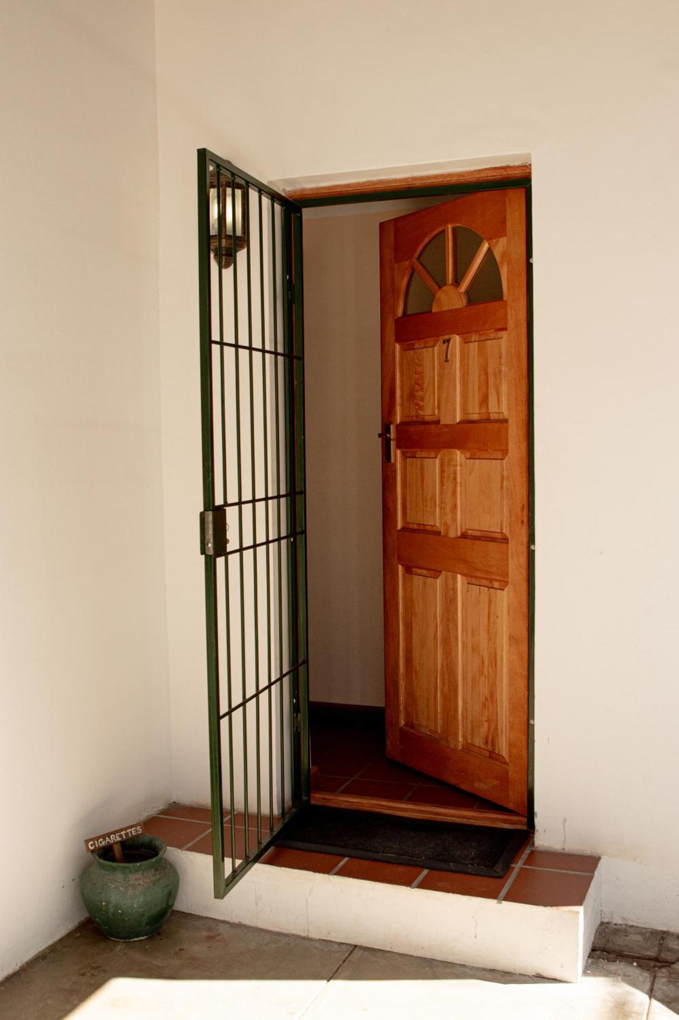 Graaff-Reinet 4 Rothman Street B&B מראה חיצוני תמונה